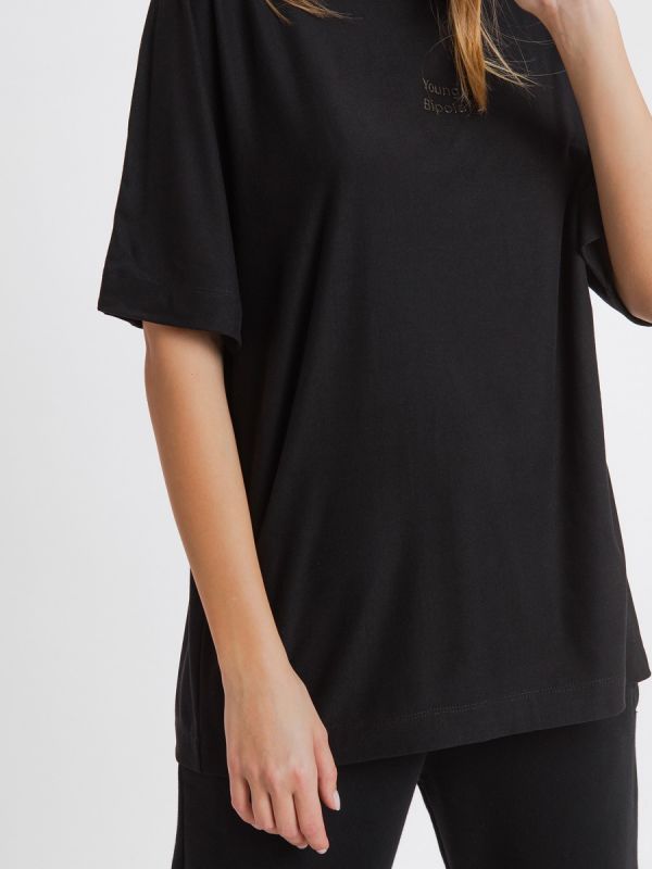 Young and Bipolar Minimal Black Tee Basic Line